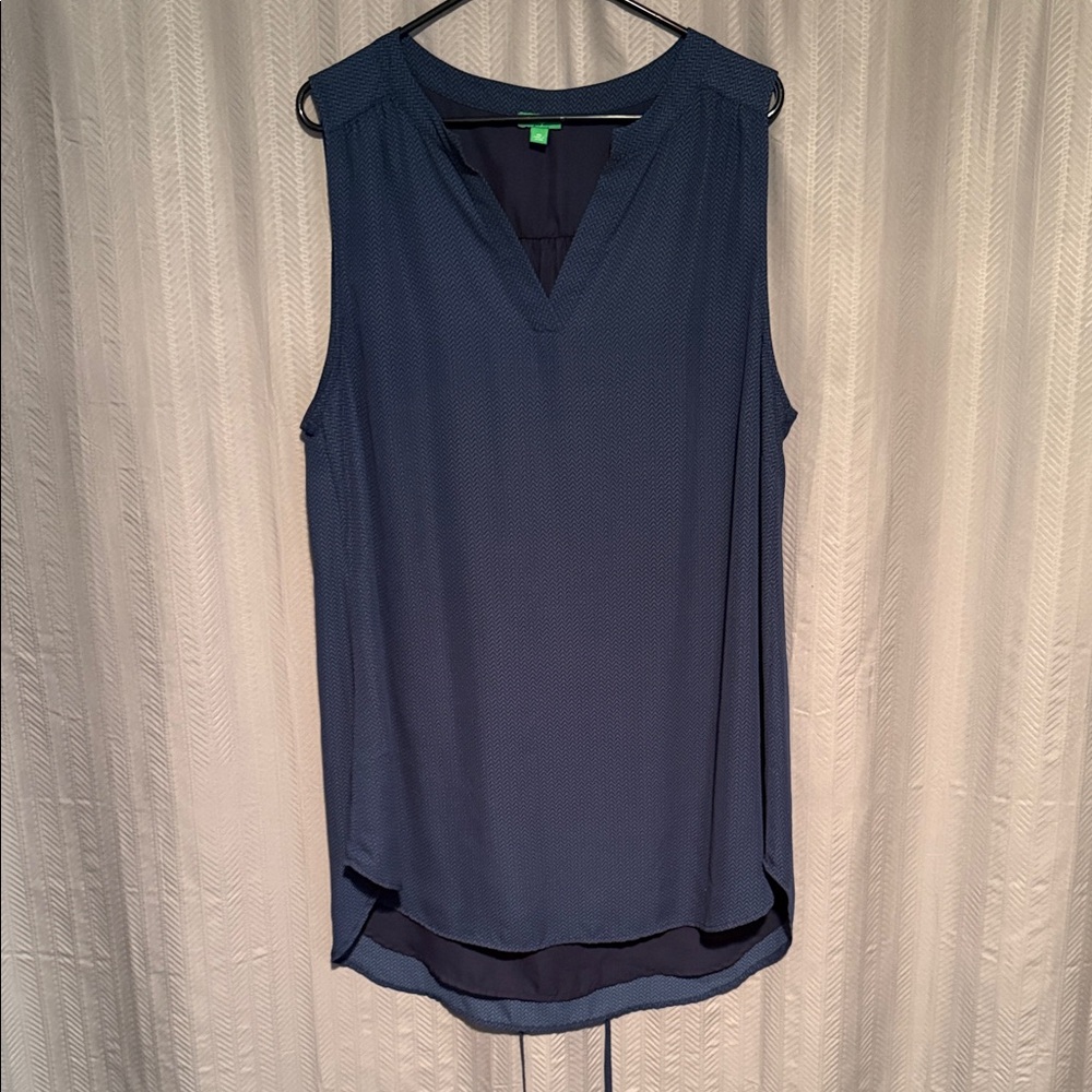DIP Sleeveless Top